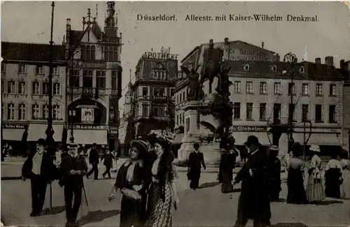 Düsseldorf - Kaiser Wilhelm Denkmal und Alleestrasse -622328