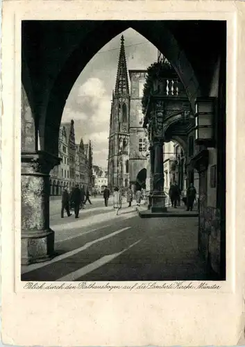 Münster i. W., Blick durch den Rathausbogen auf die Lambertikirche -518026