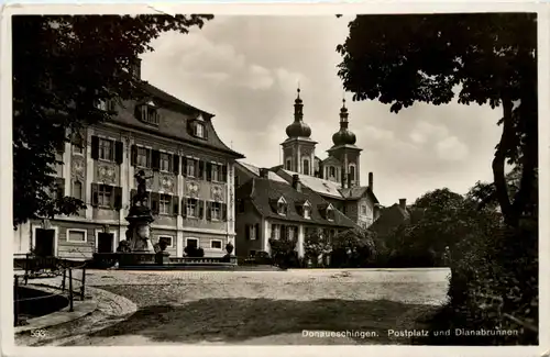 Donaueschingen, Postplatz und Dianabrunnen -520808