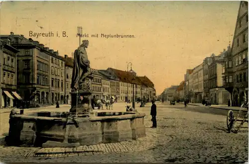 Bayreuth - MArkt mit Neptunbrunnen -635478