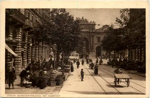 Zürich - Bahnhofstrasse mit Bahnhof -639148