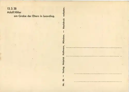 Adolf Hitler am Elterngrab in Leonding -643692
