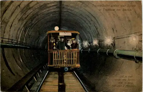 Tunnelbahn unter der Spree in Treptow bei Berlin -644348