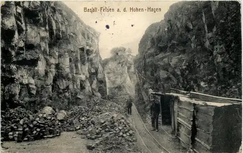 Basalt Felsen - Hohen-Hagen - Attendorn -645132