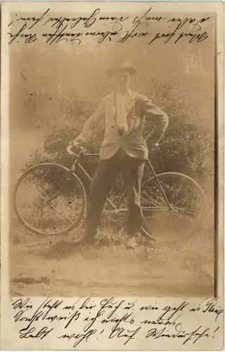 Bayreuth - Mann mit Fahrrad -645508