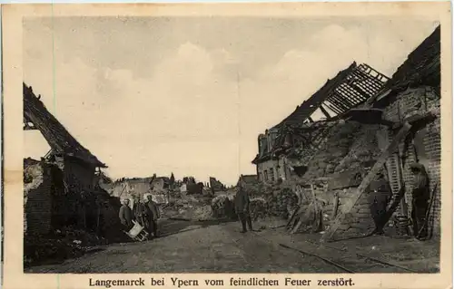 LAngemarck by Ypern vom feindlichen Feuer zerstört -647446