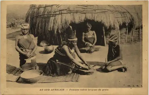 au Sud African - Femmes cafres broyant du grain -647974