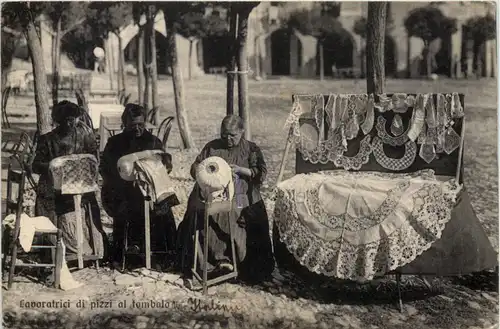 Lavoratrici di pizzi al rambolo - Spitzen -648550