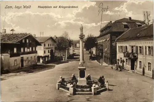 Lam - Hauptplatz mit Kriegerdenkmal -648628