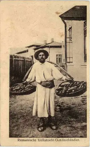 Rumänische Volkstracht - Gemüsehändler -649478