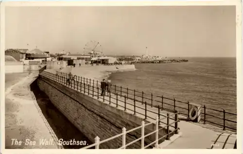 Southsea - The Sea Wall -650318