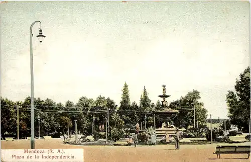 Argentina - Mendoza - Plaza de la Independencia -650988