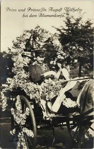 Potsdam - Prinz und Prinzessin Augsut Wilhelm bei dem Blumenkorso -652142