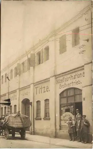 Möbelfabrikation mit Breuereiwagen -652228