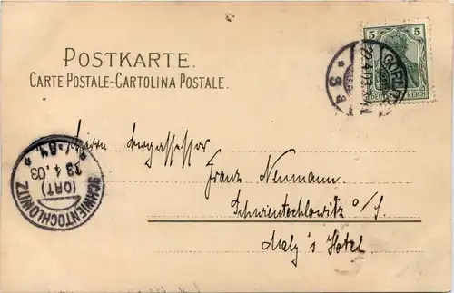 Frau mit Blumen -652256