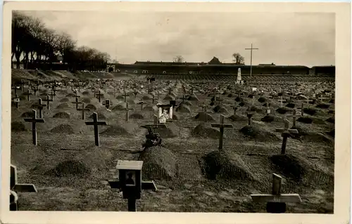 Narodni hrbitov u Male pevnosti v Terezine -653708