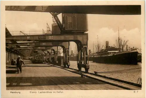 Hamburg Hafen, Elektr. Ladekräne im Hafen -532208