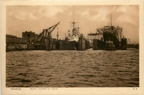 Hamburg Hafen, Schiffe im Dock -532200