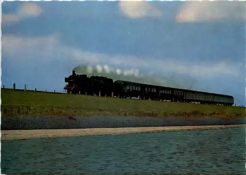 Sylt, D-Zug auf dem Hindenburgdamm -532294