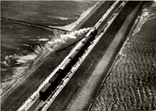 Sylt, Auto-Zug auf dem Hiindenburgdamm -532574