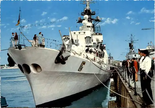 Kiel, Flottenbesuch im Hafen -532600