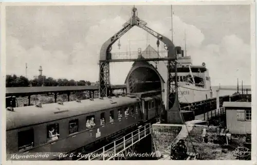 Warnemünde, Der D-Zug fährt auf das Fährschiff -533918