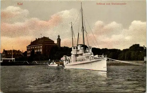 Kiel, Schloss und Stationsyacht -534300
