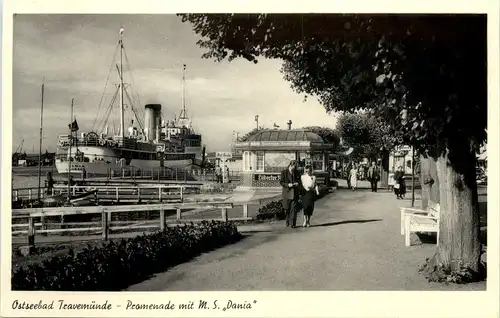 Travemünde, Promenade mit MS Dania -534592