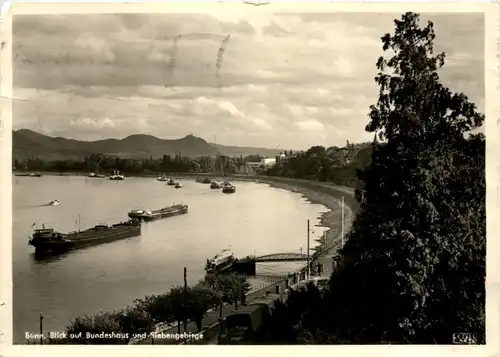 Bonn, Blick auf Bundeshaus und Siebengebirge -534478