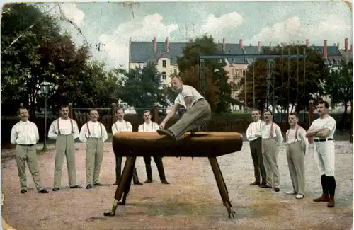 Turnen am Pferd -654130