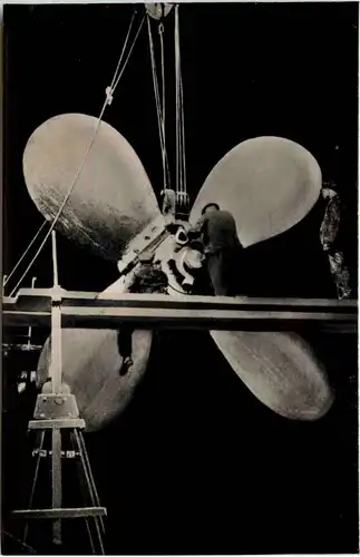 Dampfer New York - Eine der Antriebsschrauben -655392