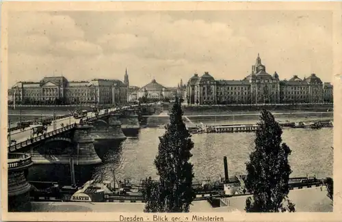 Dresden, Blick gegen Ministerien -536996