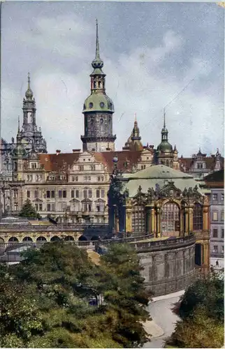 Dresden, Zwingerpavillon und Kgl. Schloss -537602