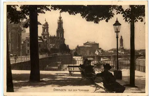Dresden, Auf der Terrasse -537898
