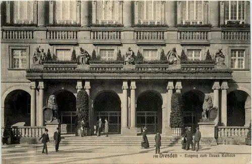 Dresden, Eingang zum neuen Rathaus -538706