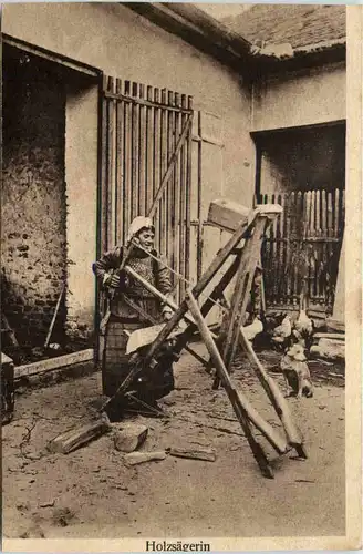 Holzsägerin -655980