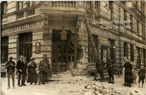 München - Volltreffer einer 10,5 Granate 1919 -656700