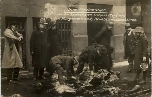 München - Spartakisten - Erlegtes Pferd -656692