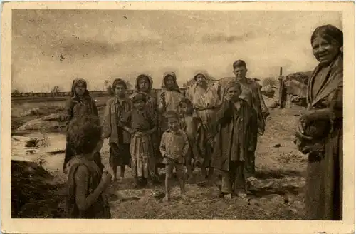 Skupina cikanskeho dorostu -658036