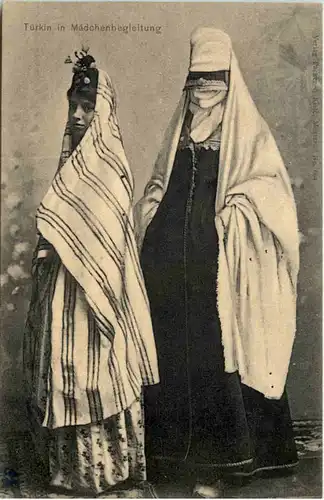 Türkin in Mädchenbegleitung -658010