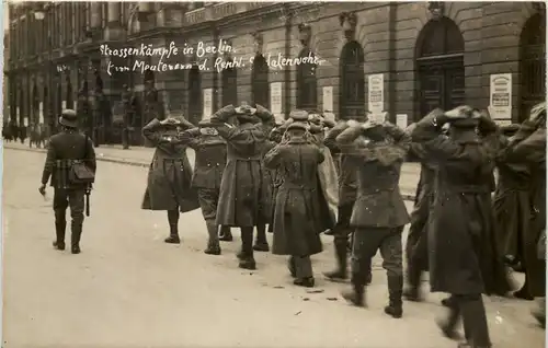 Berlin Strassenkämpfe - Meuterer -658180