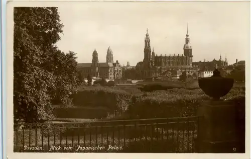 Dresden, am Königsufer beim Jap. Palais -537648