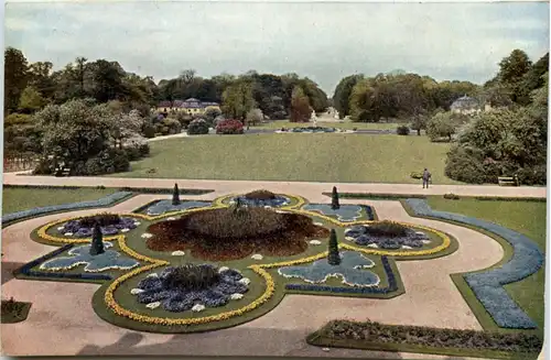 Dresden, Blumenschmuck im grossen Garten, -537060