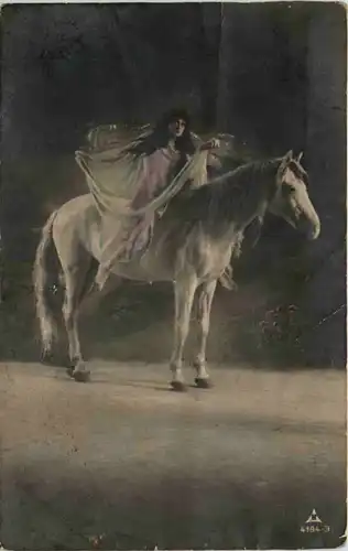 Frau mit Pferd -658774