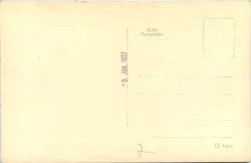 Kind mit Eisenbahn -659106