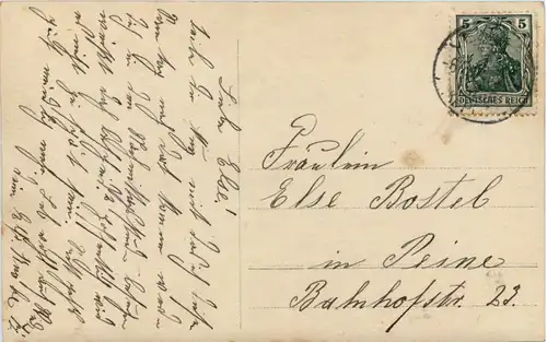 Frau mit Handschuhen -660366