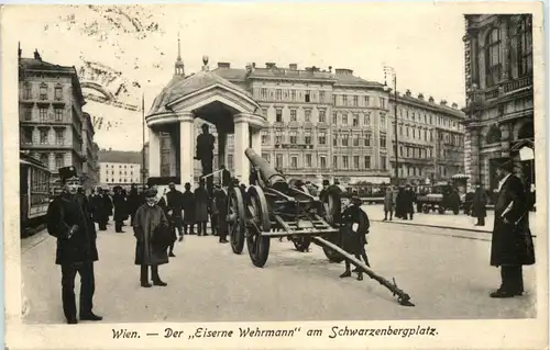 Wien - Der Eiserne Wehrmann am Schwarzenbergplatz -660770