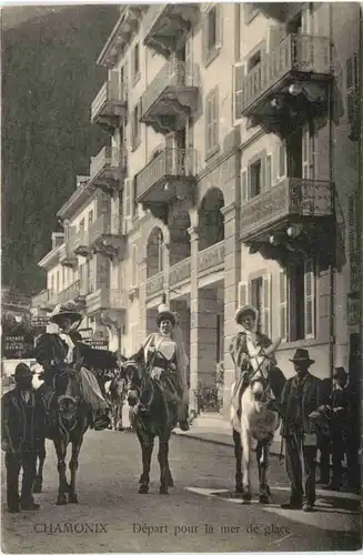 Chamonix - Depart pour la mer de glace -544150