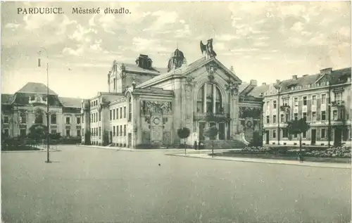 Pardubice - Mestske divadlo - Böhmen -661732