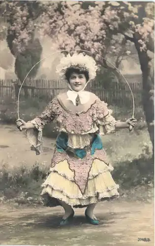 Kind mit Hüpfseil -662894